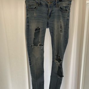 Hollister Super Skinny Ripped jeans
